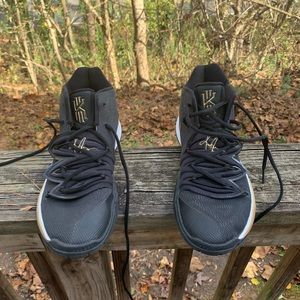 Nike Kyrie 5 Shoes sz 8.5 men
